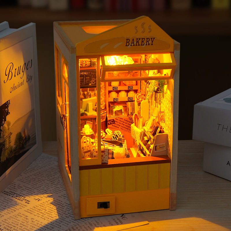 DIY Houten Boekenhoekje Insert - Model Kit Japan Shop recensie en prijs